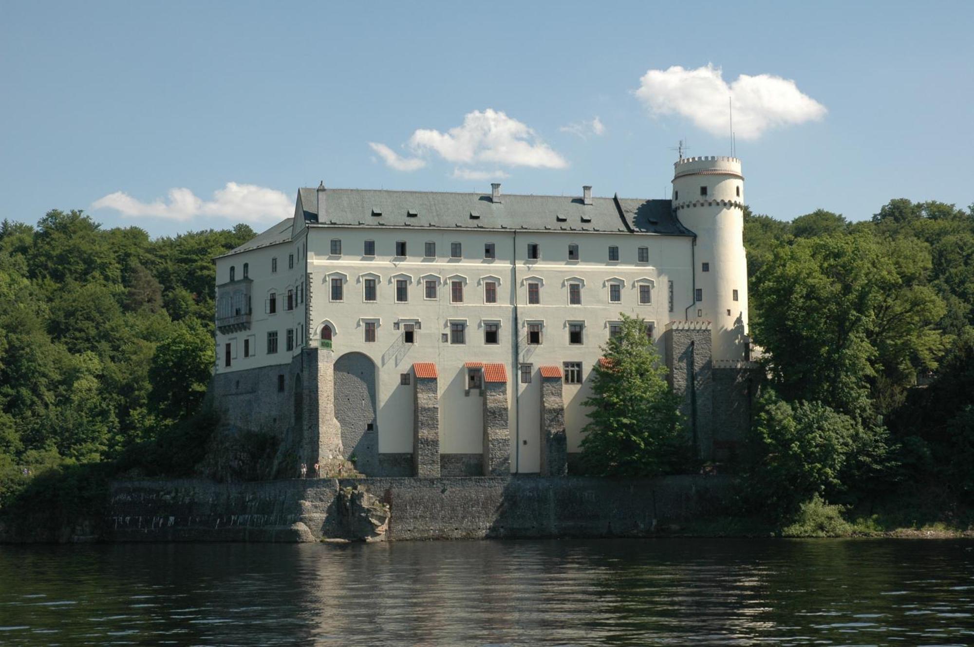 Resort Hotel Zvikov Звиковске Подгради Экстерьер фото