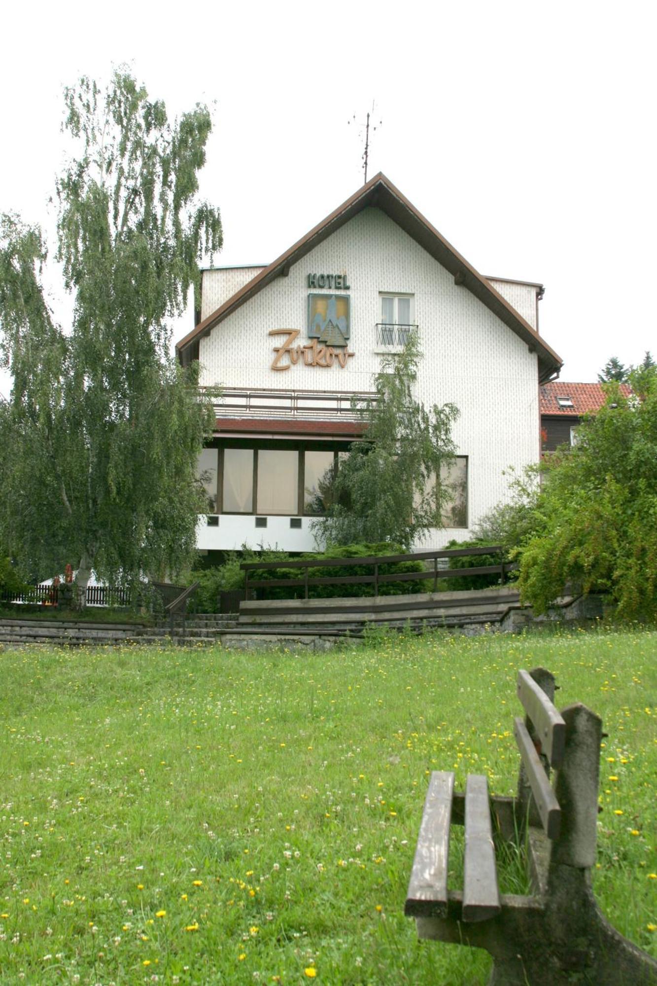 Resort Hotel Zvikov Звиковске Подгради Экстерьер фото