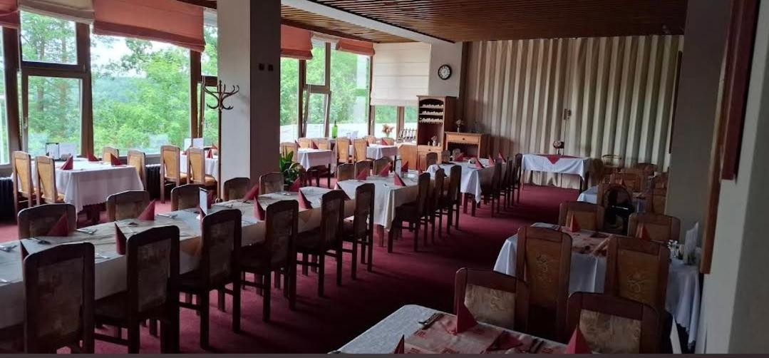Resort Hotel Zvikov Звиковске Подгради Экстерьер фото