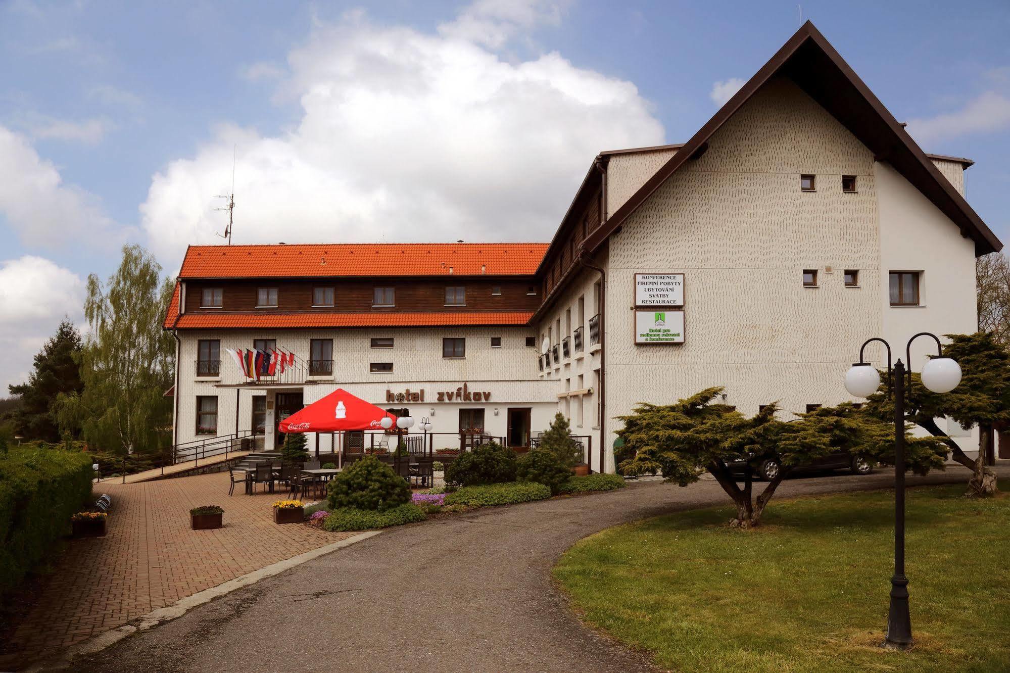 Resort Hotel Zvikov Звиковске Подгради Экстерьер фото