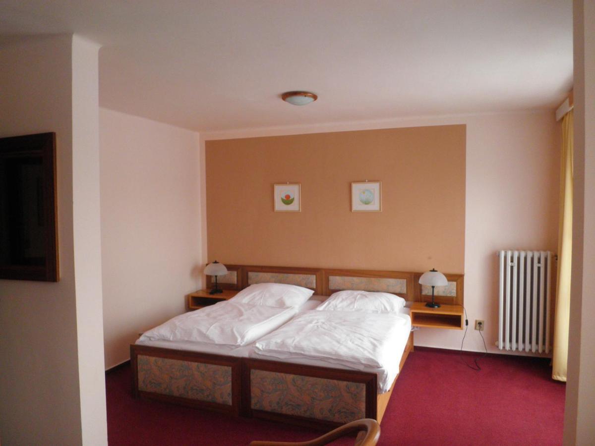 Resort Hotel Zvikov Звиковске Подгради Экстерьер фото